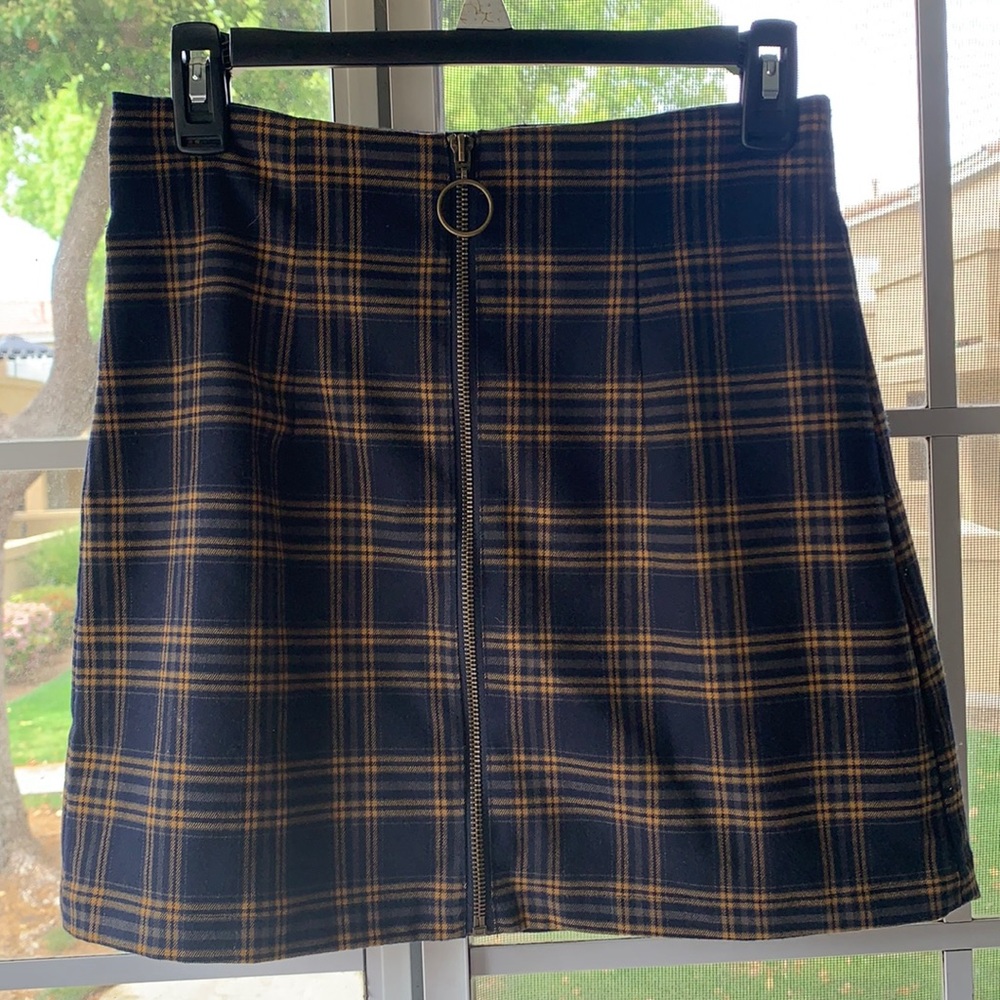 Zip-up Plaid Skirt